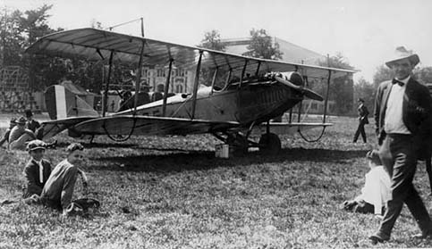 Airplane on Purdue Stuart Field (1918).