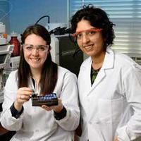 Student Holly Haflich with her faculty mentor, Professor Amisha Shah. (Photos: John Underwood)