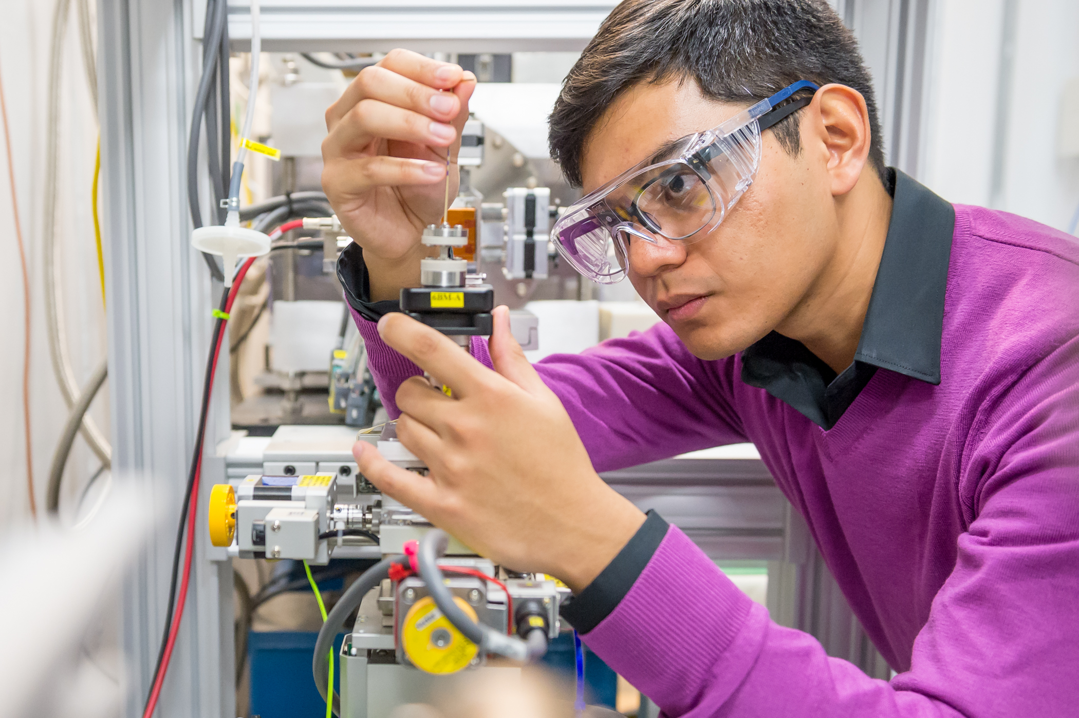 graduate-students-continue-school-s-relationship-with-argonne-national