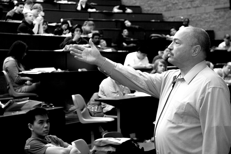 Dr. Bob Montgomery teaching freshman engineering students in large theatre classroom, Circa 2005