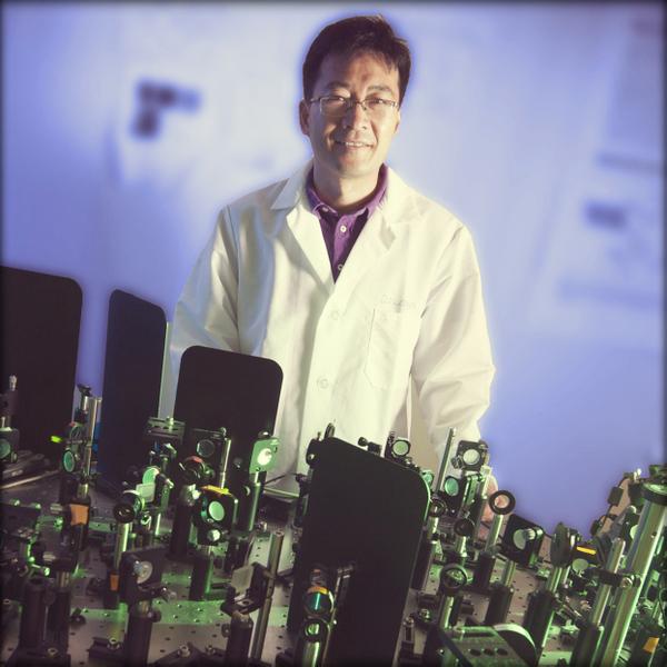 Ji-Xin Cheng leads the label-free spectroscopic sensing team