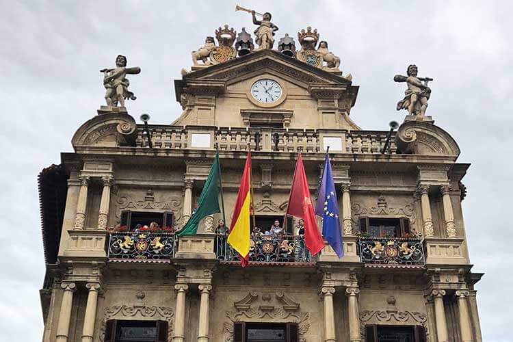 Visiting the Pamplona/Iruña Ayuntamiento (City Hall)