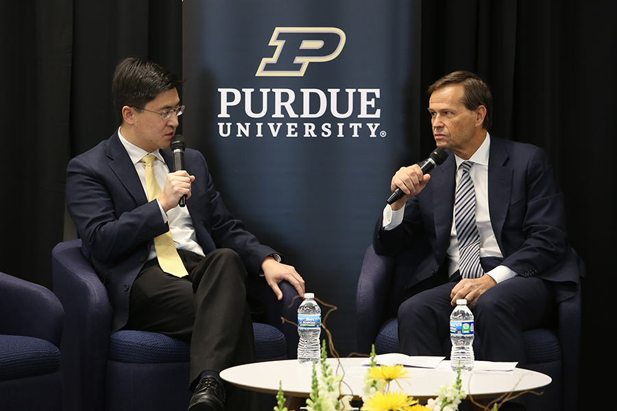 Bradley Chambers (R), secretary of commerce for the State of Indiana and CEO of the Indiana Economic Development Corporation (IEDC) joined Mung Chiang, Purdues executive vice president for strategic initiatives and the John A. Edwardson Dean of the College of Engineering, for a fireside chat. 