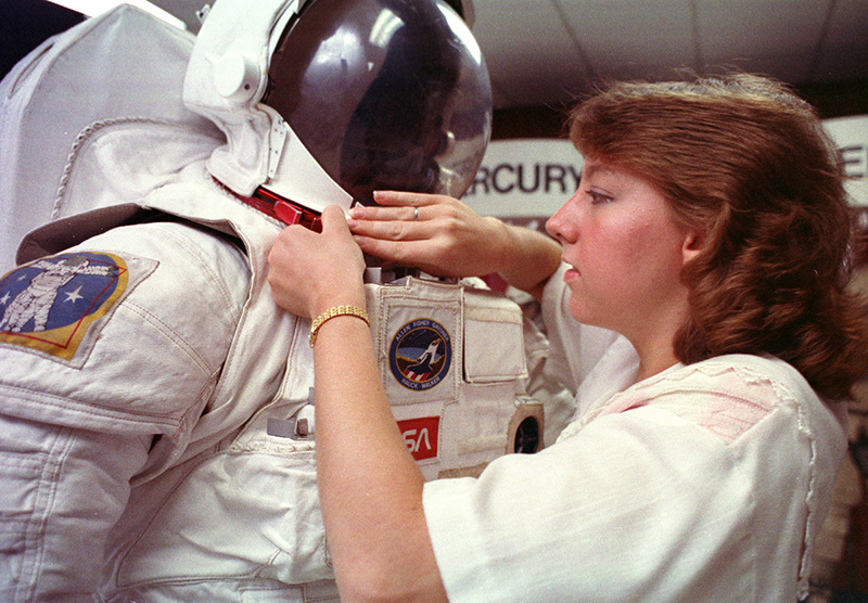 As a NASA intern, Amy Ross mathematically modeled the shoulder joint of a spacesuit.