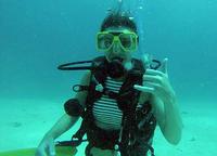 Megan Nowak diving the Great Barrier Reef