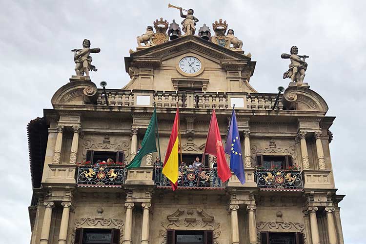 Maymester students visit Pamplona Ayuntamiento (City Hall)