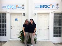 Photo of Annika Mabe and Megan Shevelson at EPSCoR in the USVI.