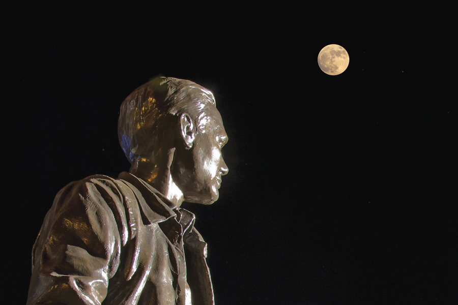 Read more: Neil Armstrong: Inspiration Cast in Bronze