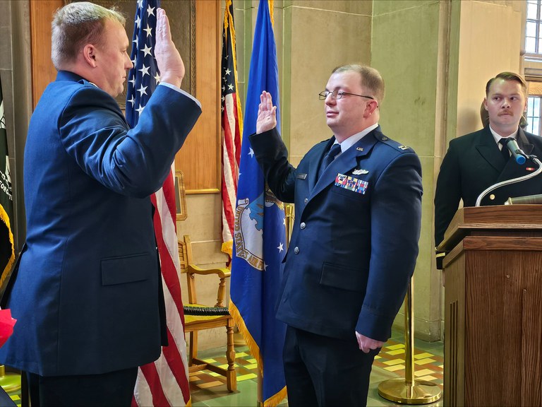 PMRI graduate student Derek Lageman is promoted to Major in the US Air Force, February 2024