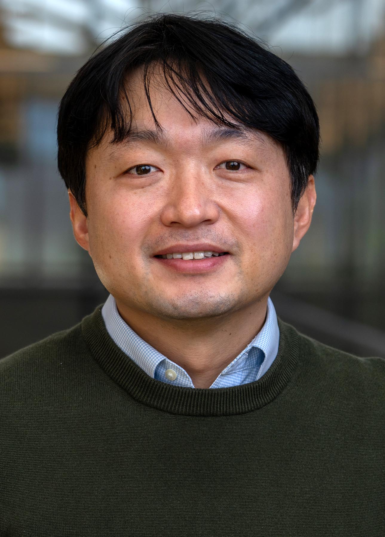 Headshot of Chi Hwan Lee