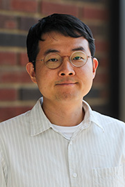 Headshot of Woongkul Lee