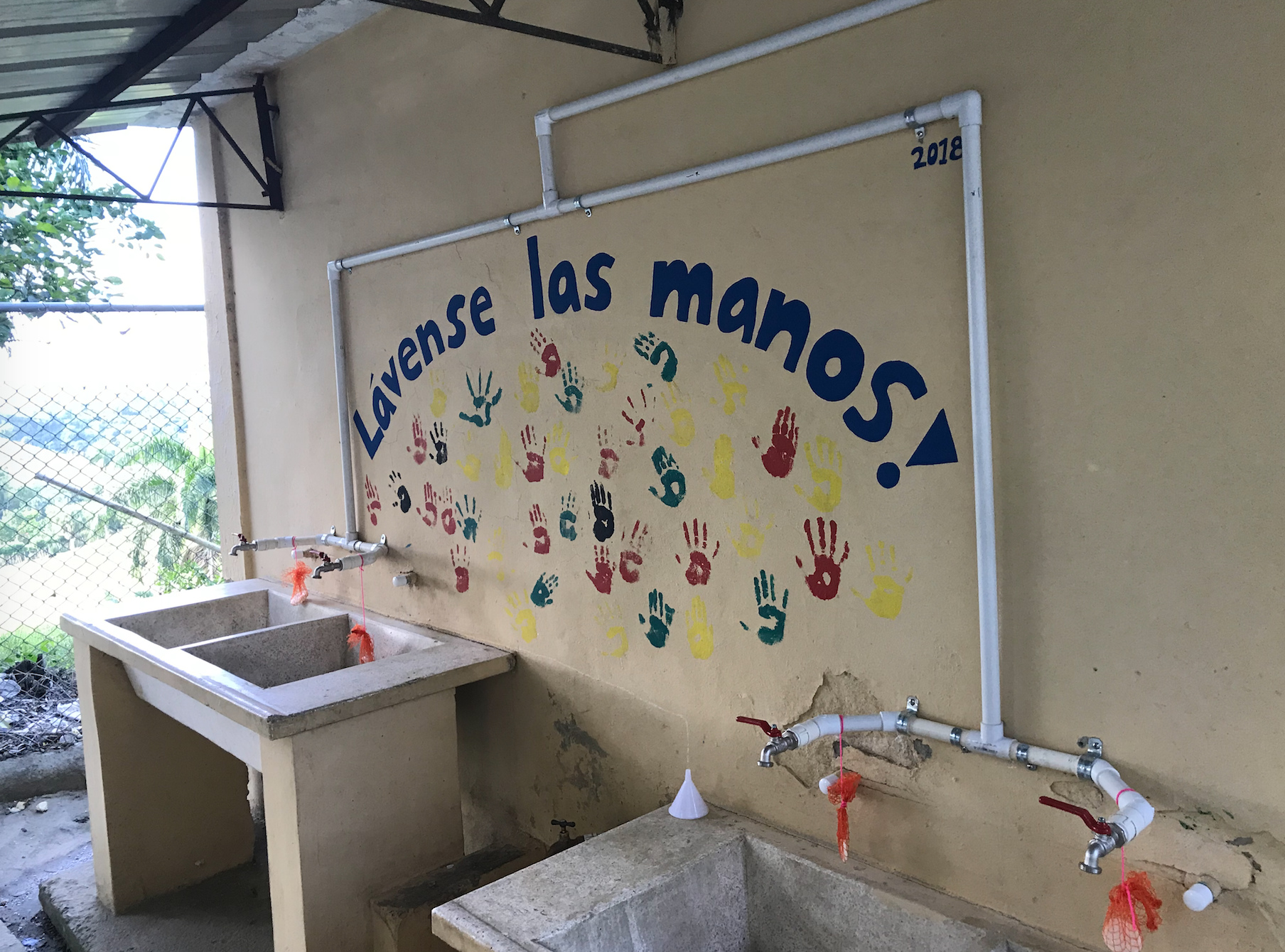 Hand prints in El Mamey