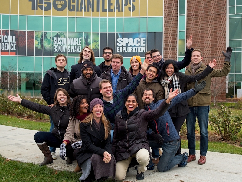 The research group ordered roughly by seniority from front to back, with the most senior members in front. Fall 2018.